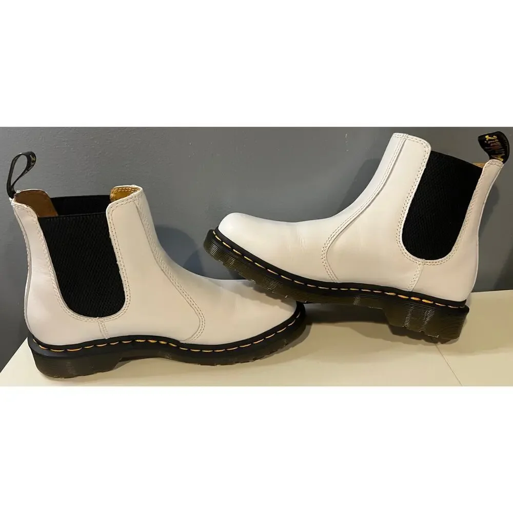 EUC Dr. Martens Chelsea Boots - Women's Size 9 - Picture 6 of 8